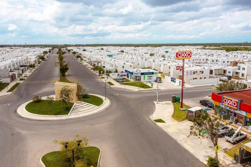 Vista panorámica de Las Américas con viviendas y servicios en Mérida, Yucatán