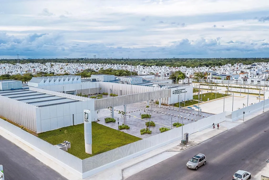 Vista panorámica del desarrollo Los Héroes y su entorno urbano en Mérida, Yucatán