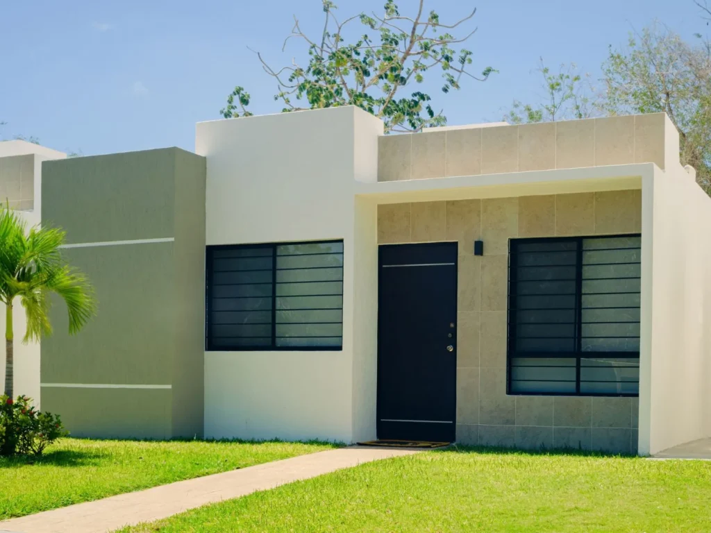 Fachada del modelo Izamal en Los Héroes Mérida